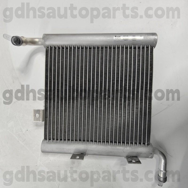 607176 הרכבה לרדיאטור Nissens עבור Range Rover Velar OE NO. LR140296